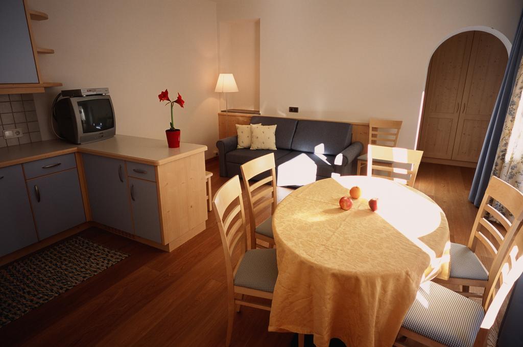 Residence Frea Selva di Val Gardena Szoba fotó